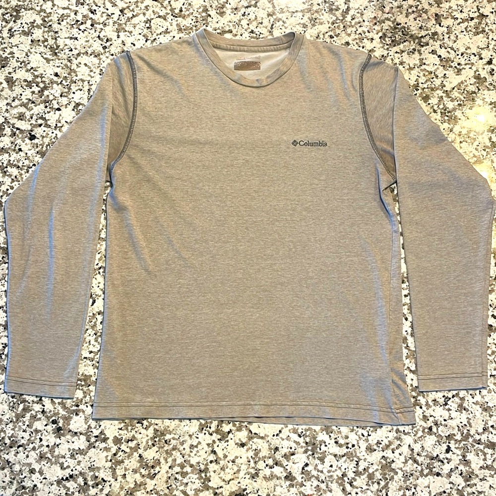 Médium Gray Columbia Long Sleeve Shirt